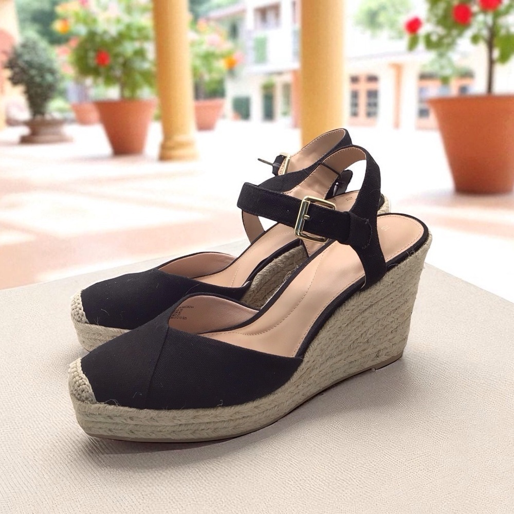 Time and Tru Women’s Espadrille Wedge Sandals Black Ankle Strap Size 8 or 10
